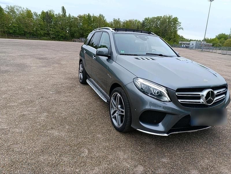 Grau Gebraucht 2018 Mercedes GLE500 AMG line SUV | 42.900 € (Superpreis) - Bild 1/4