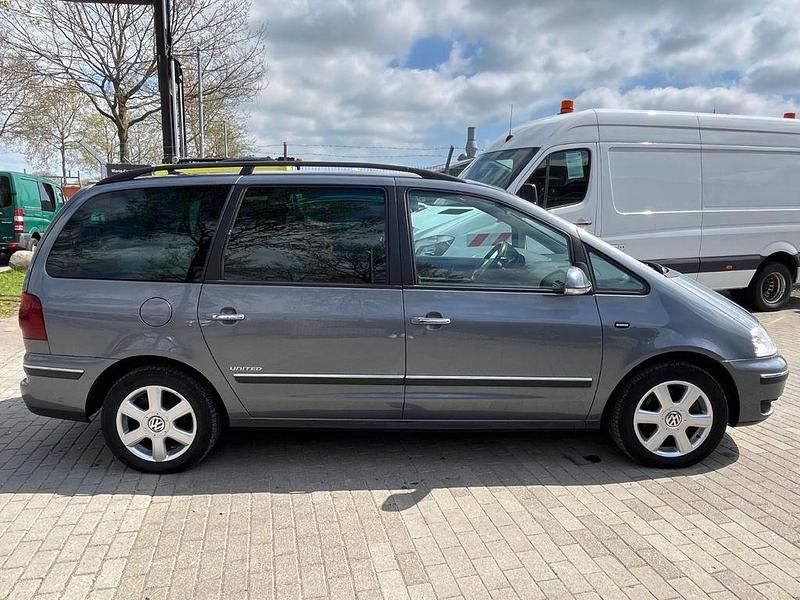 Gebraucht VW Sharan United 140 PS (102 kW) 2010 Grau Van / Kleinbus