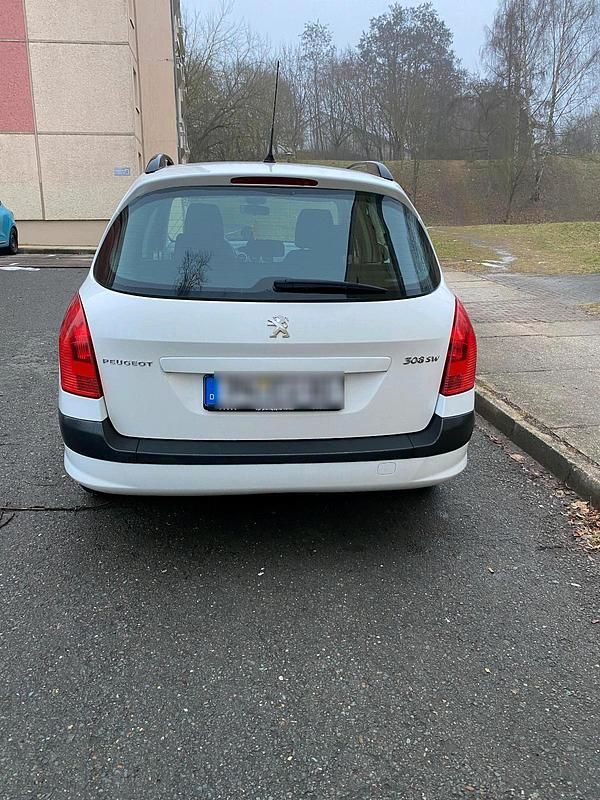 Gebraucht Peugeot 308 105 PS (77 kW) 2012 Weiß Kombi