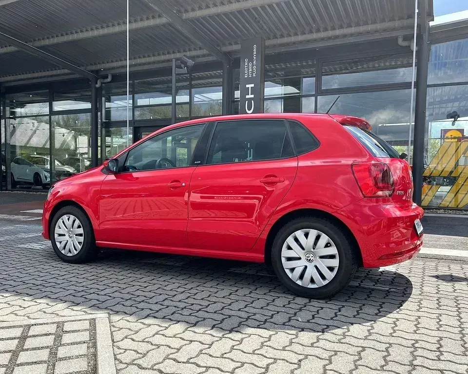 Gebraucht VW Polo Allstar 75 PS (55 kW) 2016 Rot Limousine