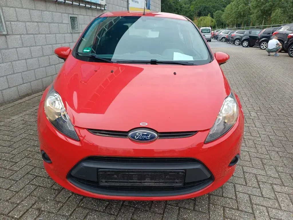 Gebraucht Ford Fiesta Trend 60 PS (44 kW) 2011 Rot Limousine