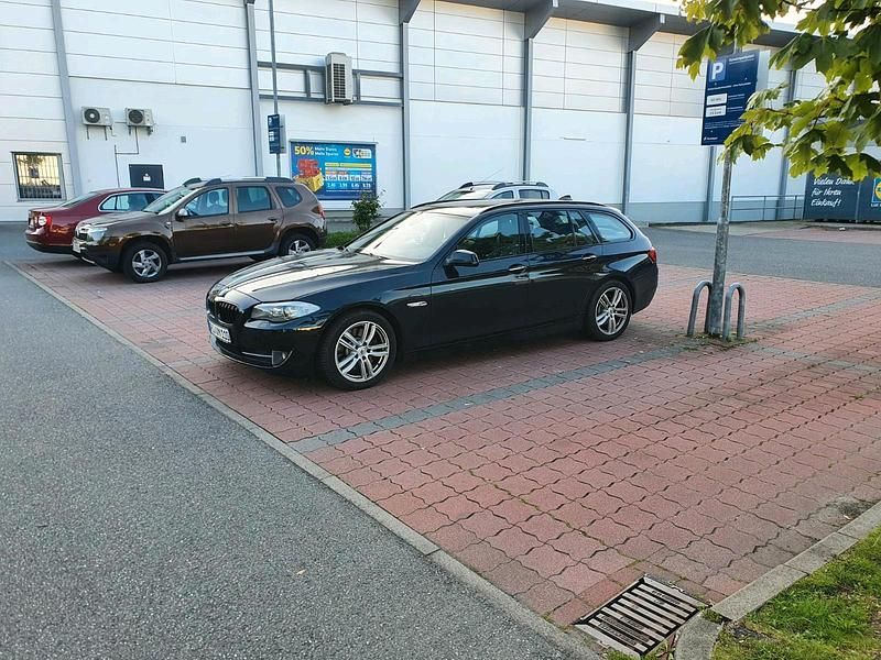 Gebraucht BMW 530 Comfort Edition 258 PS (189 kW) 2012 Schwarz Kombi