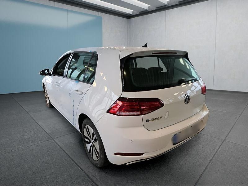 Gebraucht VW e-Golf 100 kW (136 PS) 2020 Weiß Kleinwagen