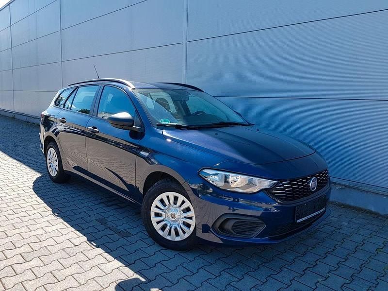 Gebraucht Fiat Tipo 95 PS (69 kW) 2017 Blau Limousine