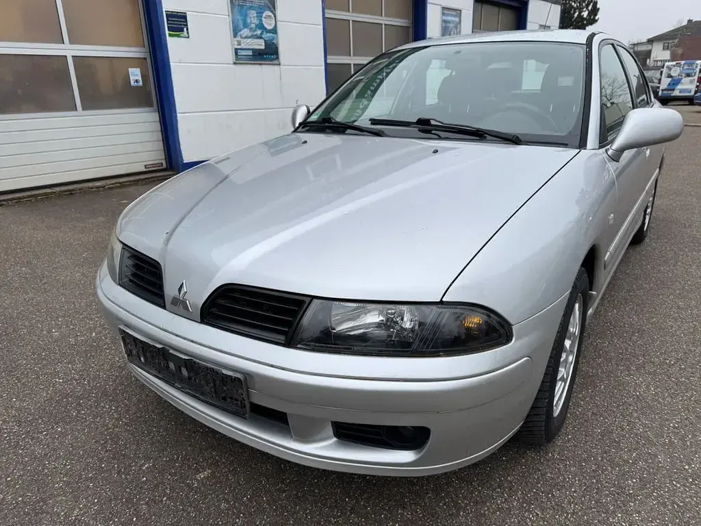 Gebraucht Mitsubishi Carisma 103 PS (75 kW) 2004 Silber Limousine