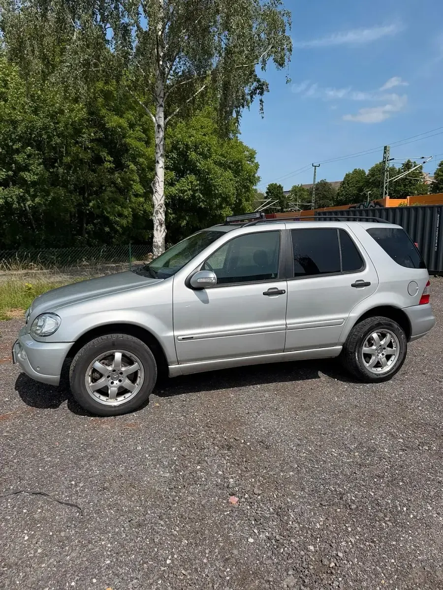 Gebraucht Mercedes ML350 235 PS (172 kW) 2003 Silber SUV