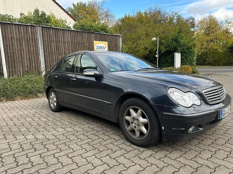 Blau Gebraucht 2003 Mercedes C200 Limousine | 1.900 € (Guter Preis) - Bild 1/4