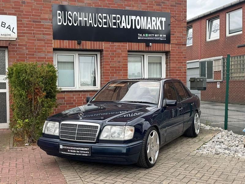 Gebraucht Mercedes E280 193 PS (141 kW) 1994 Blau Limousine