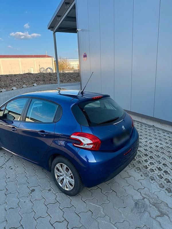 Gebraucht Peugeot 208 70 PS (51 kW) 2012 Blau Kleinwagen