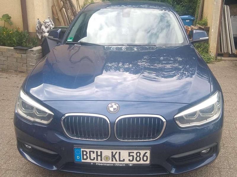 Blau Gebraucht 2016 BMW 120 Kleinwagen | 11.000 € (Etwas zu teuer) - Bild 1/4
