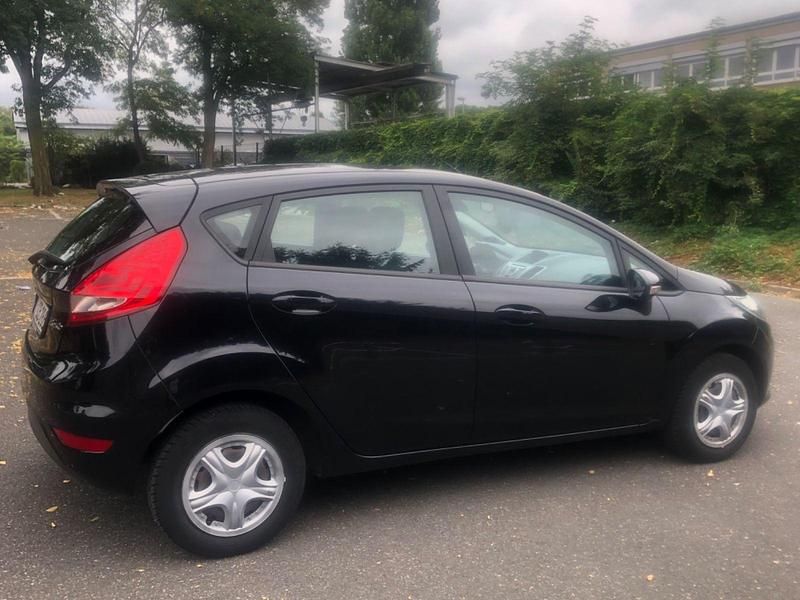 Gebraucht Ford Fiesta Trend 82 PS (60 kW) 2010 Schwarz Limousine