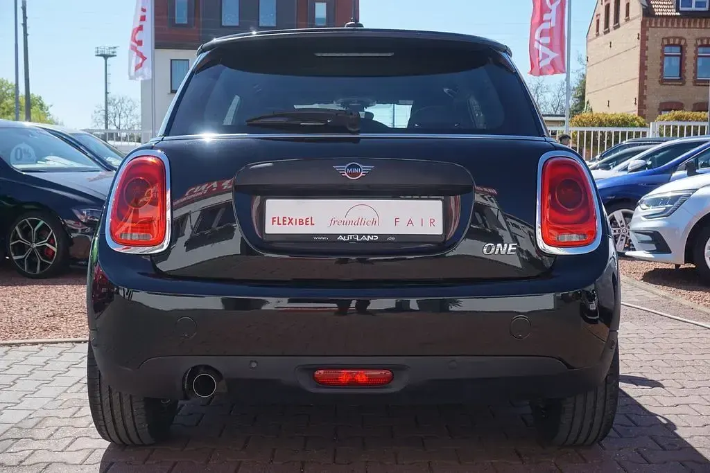 Occasion Mini Cooper 102 PK (75 kW) 2020 Zwart Hatchback