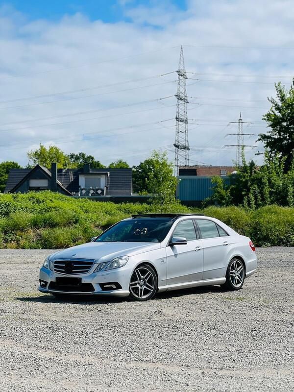 Silber Gebraucht 2011 Mercedes E350 AMG Limousine | 10.999 € (Superpreis) - Bild 1/4