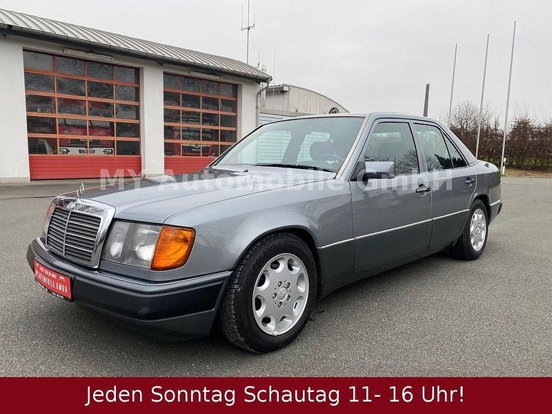 Gebraucht Mercedes E230 132 PS (97 kW) 1992 Grau Limousine
