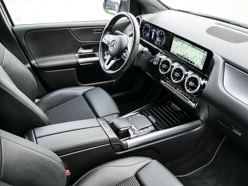 Gebraucht Mercedes B200 Progressive 163 PS (119 kW) 2021 Grau Van / Kleinbus