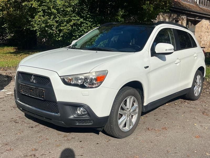 Weiß Gebraucht 2010 Mitsubishi ASX Inform SUV | 3.350 € (Guter Preis) - Bild 1/4