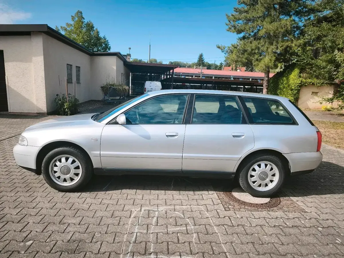 Gebraucht Audi A4 101 PS (74 kW) 1998 Silber Kombi
