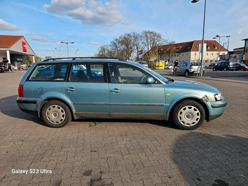 Second-hand VW Passat 1999 Verde Break