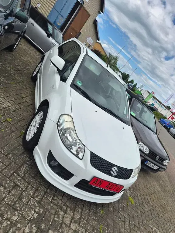 Gebraucht Suzuki SX4 107 PS (78 kW) 2008 Weiß Limousine
