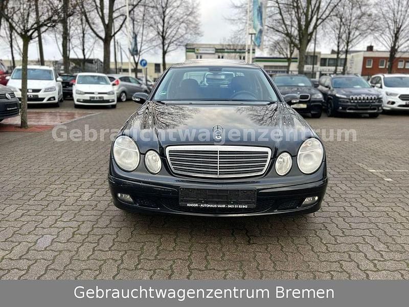 Gebraucht Mercedes E220 150 PS (110 kW) 2005 Schwarz Limousine