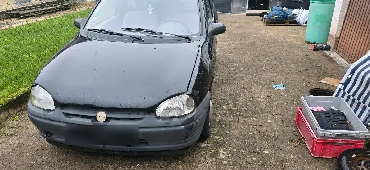 Second-hand Opel Corsa 45 CP (33 kW) 1995 Negru Hatchback