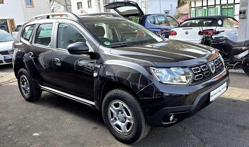 Gebraucht Dacia Duster Comfort 101 PS (74 kW) 2020 Perlmuttschwarz SUV