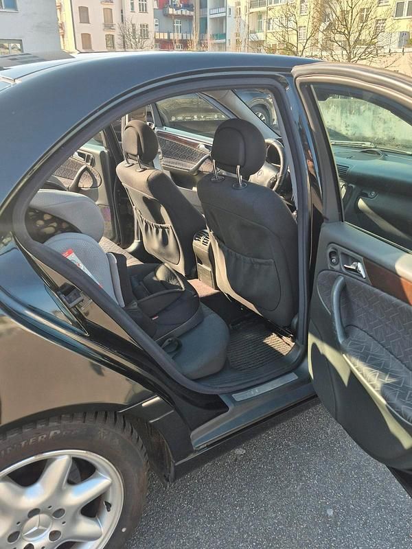 Gebraucht Mercedes C240 170 PS (125 kW) 2003 Schwarz Limousine