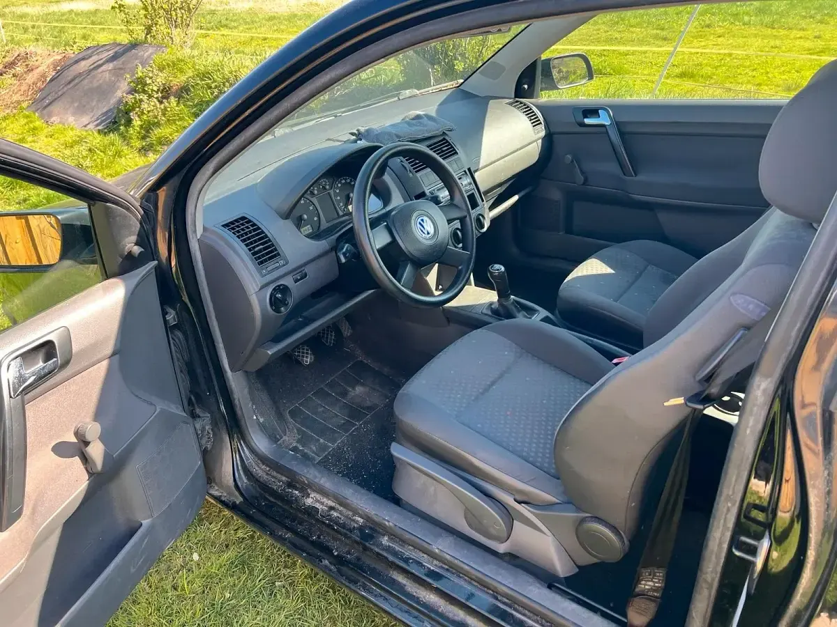 Używany VW Polo 55 KM (40 kW) 2003 Czarny Hatchback