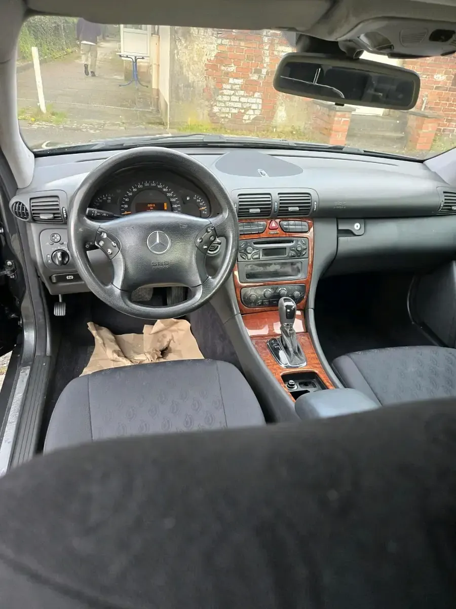 Gebraucht Mercedes C220 2001 Schwarz Limousine