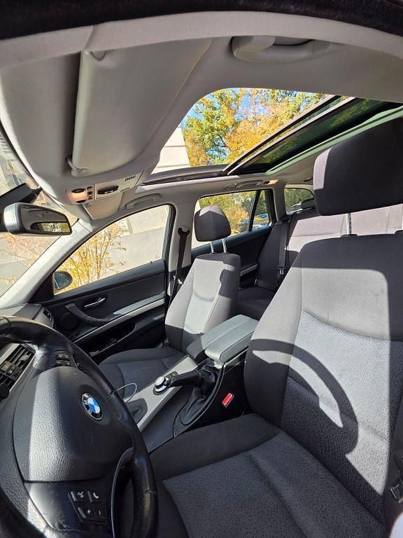 Silber Gebraucht 2007 BMW 318 Kombi | 3.590 € (Teuer) - Bild 1/4