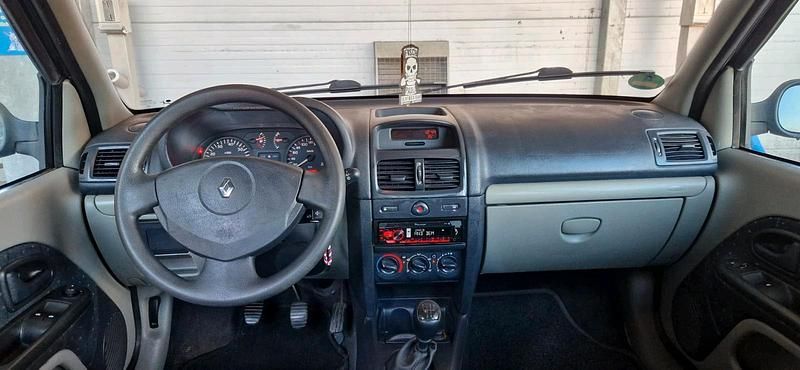 Gebraucht Renault Clio II 75 PS (55 kW) 2001 Blau Kleinwagen