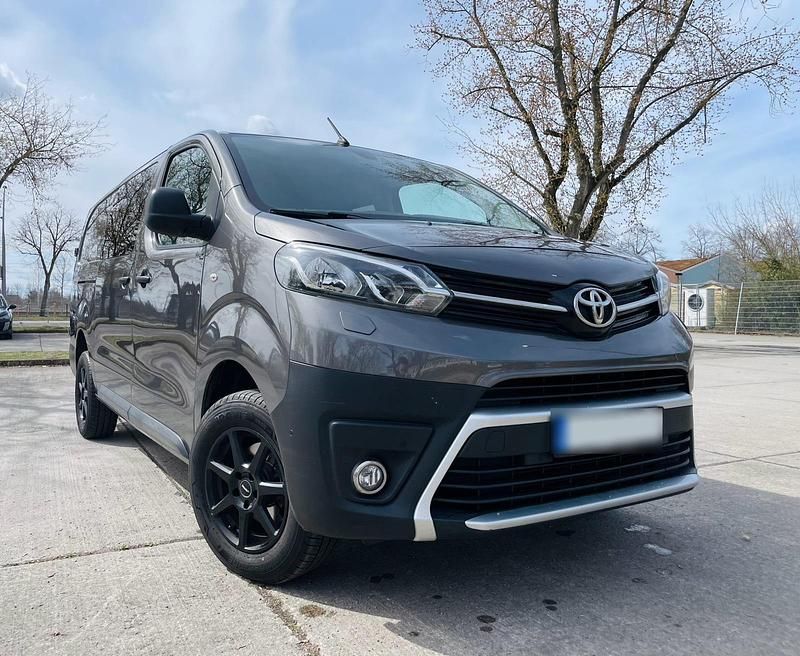 Gebraucht Toyota Proace 122 PS (89 kW) 2021 Schwarz Van / Kleinbus