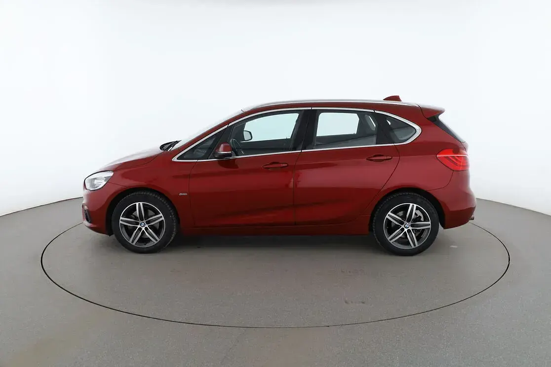 Gebraucht BMW 220 Active Tourer Sport Line 192 PS (141 kW) 2017 Rot Van / Kleinbus