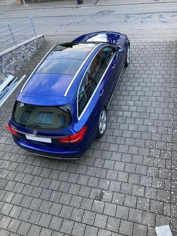 Gebraucht Mercedes C350e 211 PS (155 kW) 2017 Blau Kombi