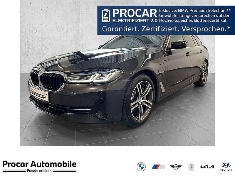 Grau Gebraucht 2023 BMW 530e Sport Line Kombi | 39.490 € (Fairer Preis) - Bild 1/3