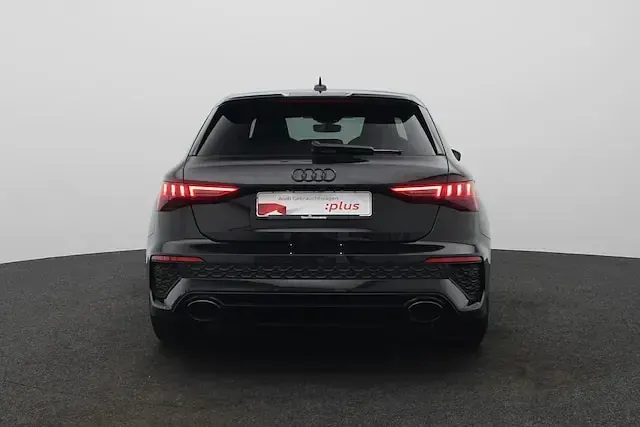 Gebraucht Audi RS3 Sportback Premium 400 PS (294 kW) 2024 Mythosschwarz metallic Kleinwagen