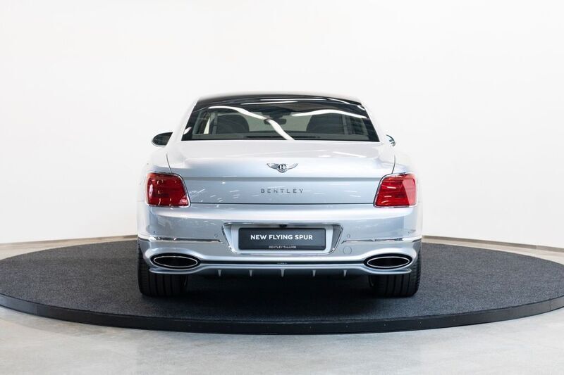 Neu Bentley Flying Spur Mulliner 782 PS (575 kW) 2025 Silber Limousine