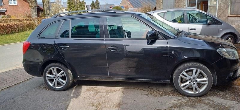 Gebraucht Skoda Fabia Ambition 105 PS (77 kW) 2014 Schwarz Kombi