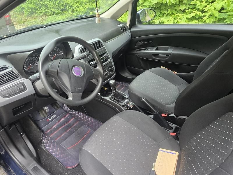 Gebraucht Fiat Punto 65 PS (47 kW) 2009 Blau Kleinwagen