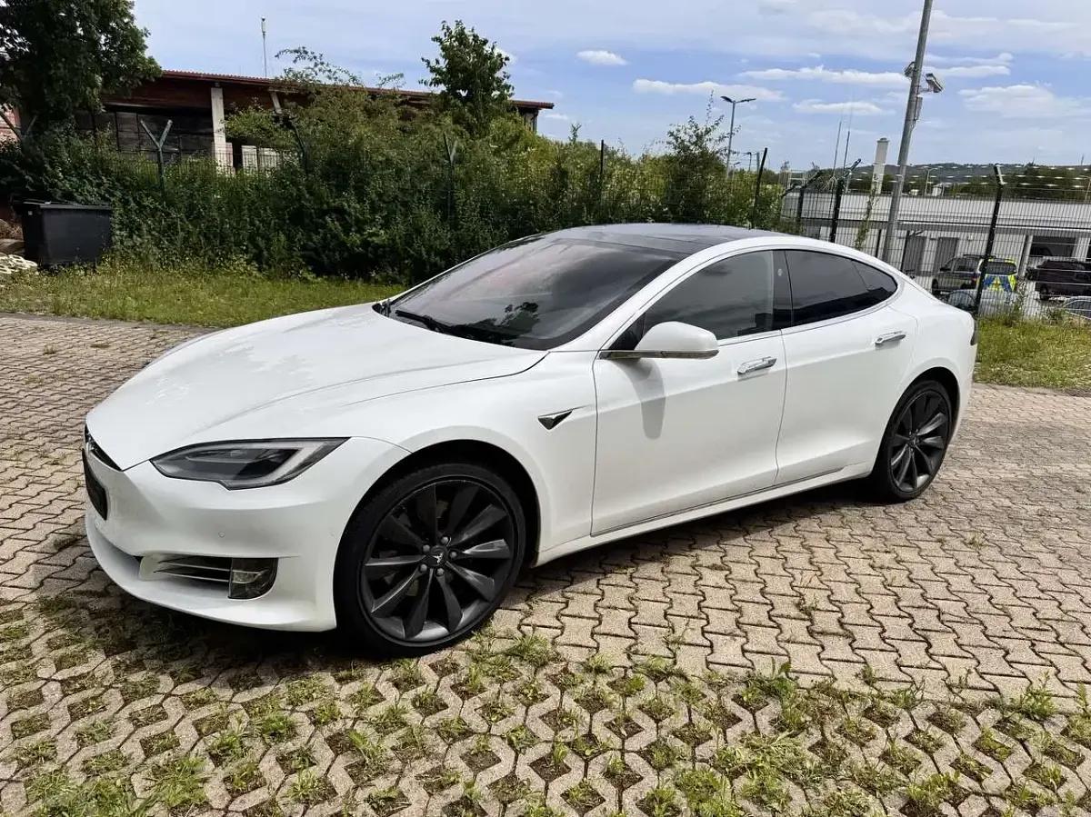 Gebraucht Tesla Model S 309 kW (421 PS) 2017 Weiß Kleinwagen