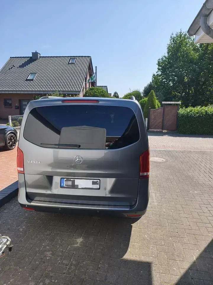 Gebraucht Mercedes V250 AMG Edition 1 190 PS (139 kW) 2020 Grau Van / Kleinbus