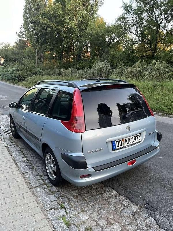 Gebraucht Peugeot 206 Filou 88 PS (64 kW) 2004 Grau Kombi