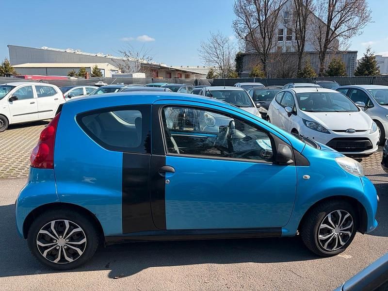 Gebraucht Peugeot 107 70 PS (51 kW) 2007 Blau Kleinwagen