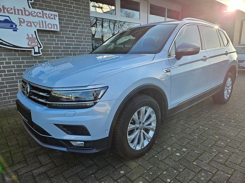 Silber Gebraucht 2017 VW Tiguan Allspace Highline SUV | 21.990 € (Fairer Preis) - Bild 1/4