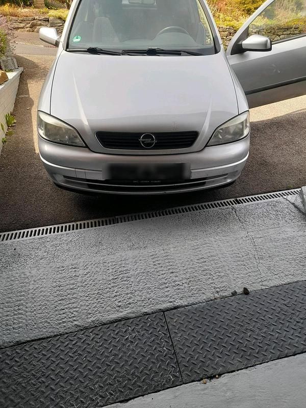 Grau Gebraucht 1998 Opel Astra Limousine | 600 € (Superpreis) - Bild 1/4