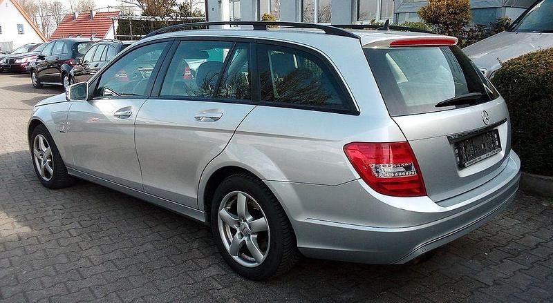 Gebraucht Mercedes C200 136 PS (100 kW) 2011 Silber Kombi