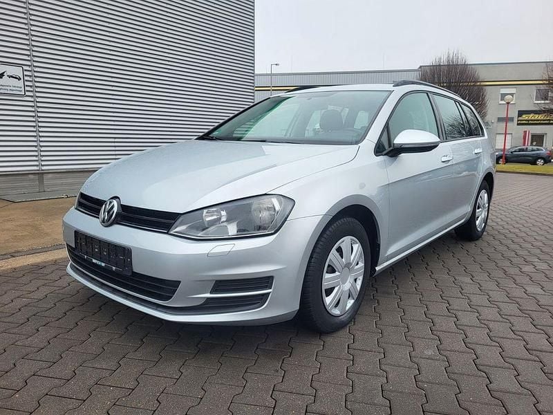 Grau Gebraucht 2014 VW Golf VII Trendline Limousine | 8.590 € (Superpreis) - Bild 1/4