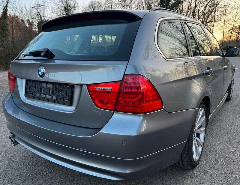 Gebraucht BMW 325 Sport Line 204 PS (150 kW) 2012 Grau Kombi