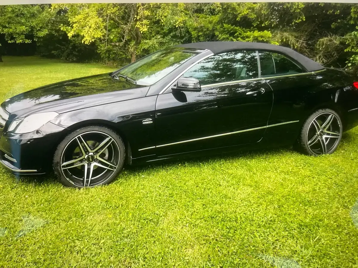 Gebraucht Mercedes 220 170 PS (125 kW) 2011 Schwarz Cabrio
