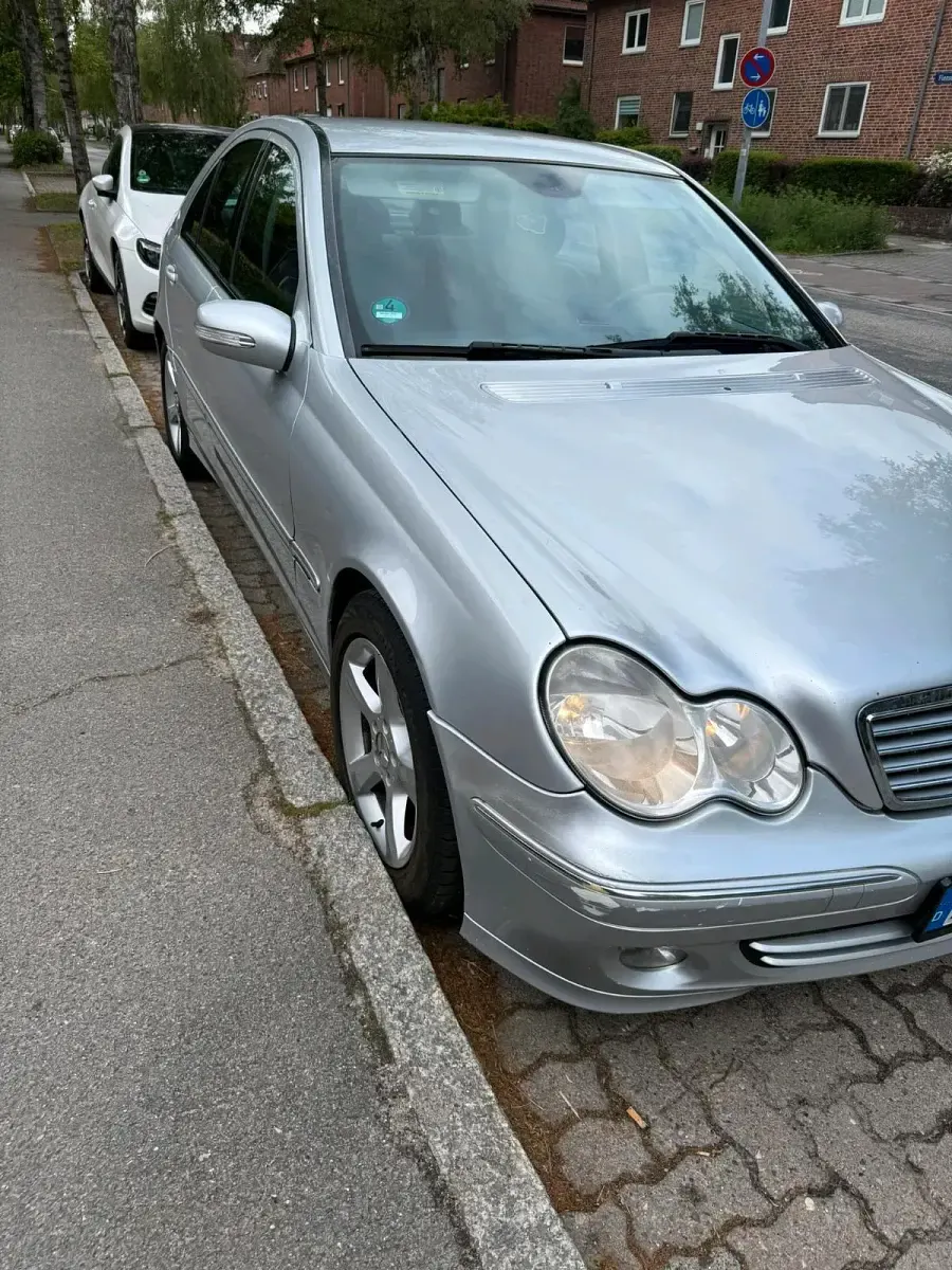 Gebraucht Mercedes C220 150 PS (110 kW) 2005 Silber Limousine